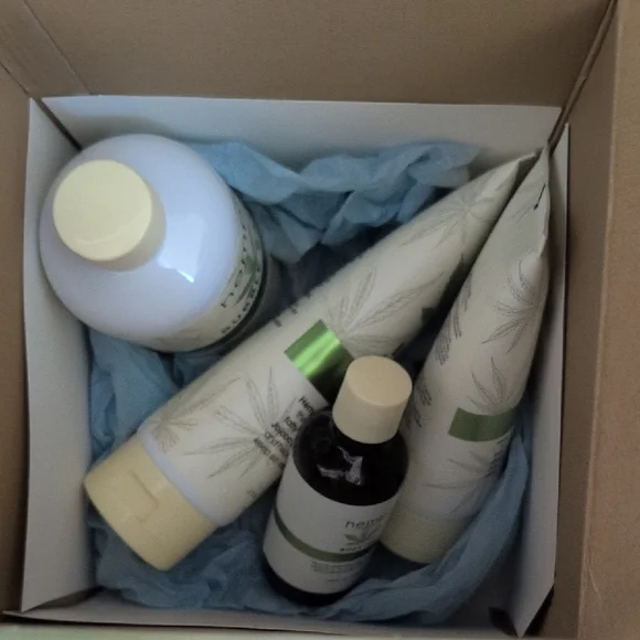 Skin Firming Set with Hemp Seed Oil & Jojoba Oil - Picture 4 of 4